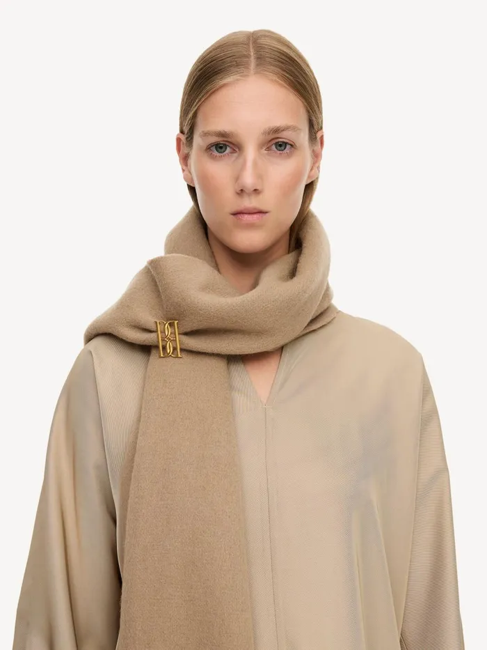 By Malene Birger Andre Accessories Dame Mono Lille Broche Gold