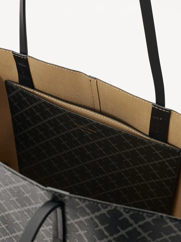 By Malene Birger Tasker Dame Abi Tote Bag Med Print Charcoal