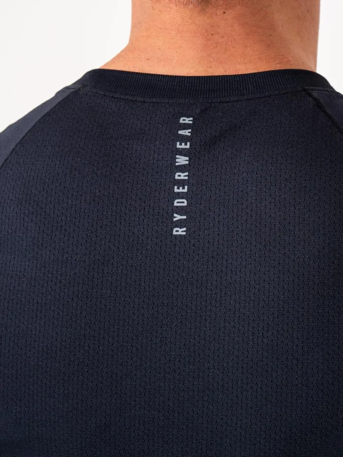 Element Seamless TShirt 8211 Black Men Ryderwear Tops