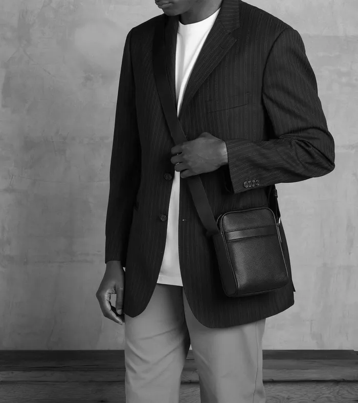Le Tanneur Crossbody Bags Men Small Cross Body Bag In Grained Leather Coffee Brown