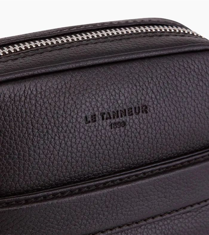 Le Tanneur Crossbody Bags Men Small Cross Body Bag In Grained Leather Coffee Brown