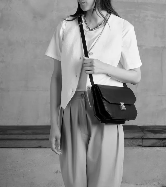Le Tanneur Crossbody Bags Women Medium Crossbody Bag In Smooth Leather Black