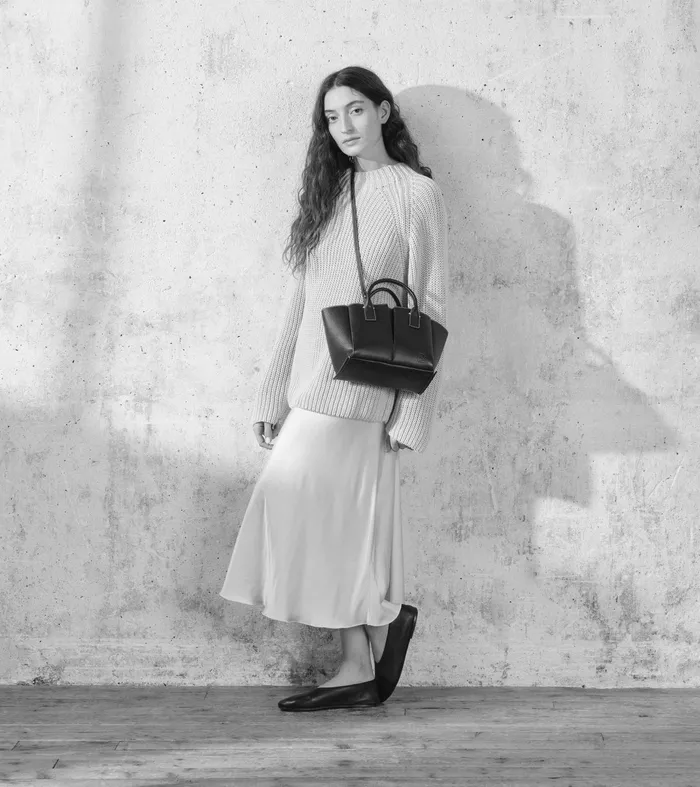 Le Tanneur Totes and Shoulder Bags Women Small Tote Bag In Grained Leather Mahogany Brown