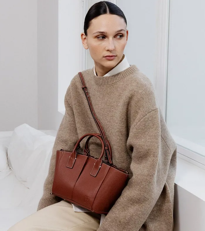 Le Tanneur Totes and Shoulder Bags Women Small Tote Bag In Grained Leather Mahogany Brown