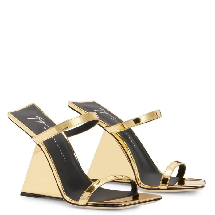 Lilii Borea Gold Women Giuseppe Zanotti Sandals
