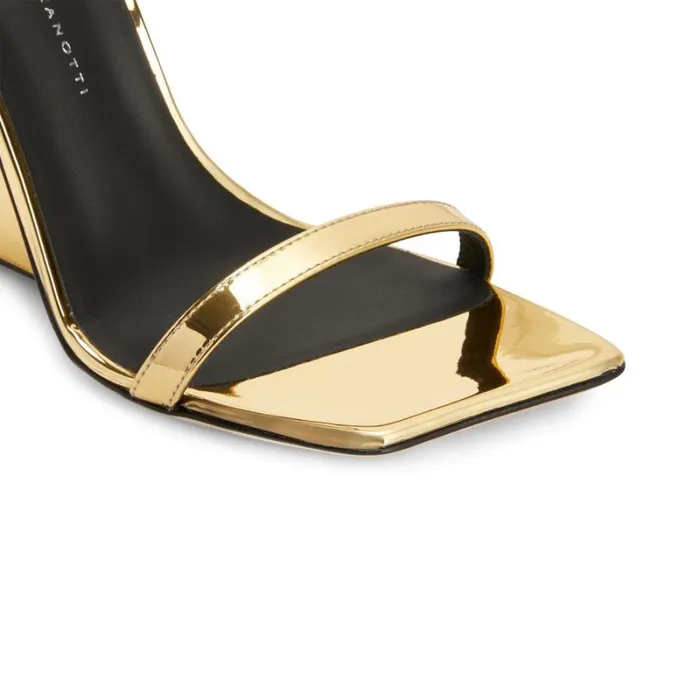 Lilii Borea Gold Women Giuseppe Zanotti Sandals