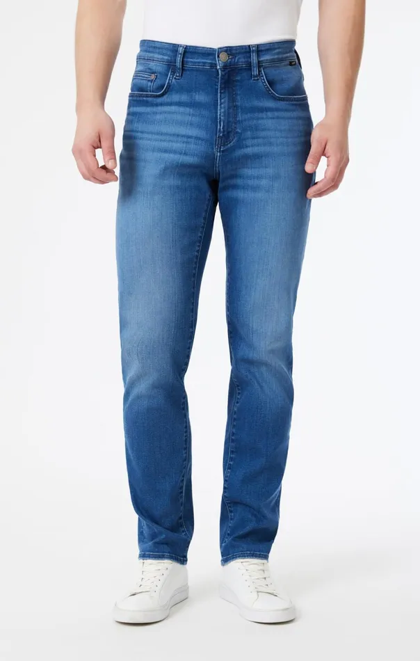 Men Steve Athletic Fit In Dark Brushed Supermove Mavi Jeans Denim Men Steve Athletic Fit In Dark Brushed Supermove Mavi Jeans Denim