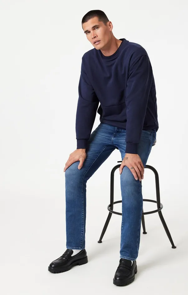 Men Zach Straight Leg In Mid Tonal Active Comfort Mavi Jeans Denim