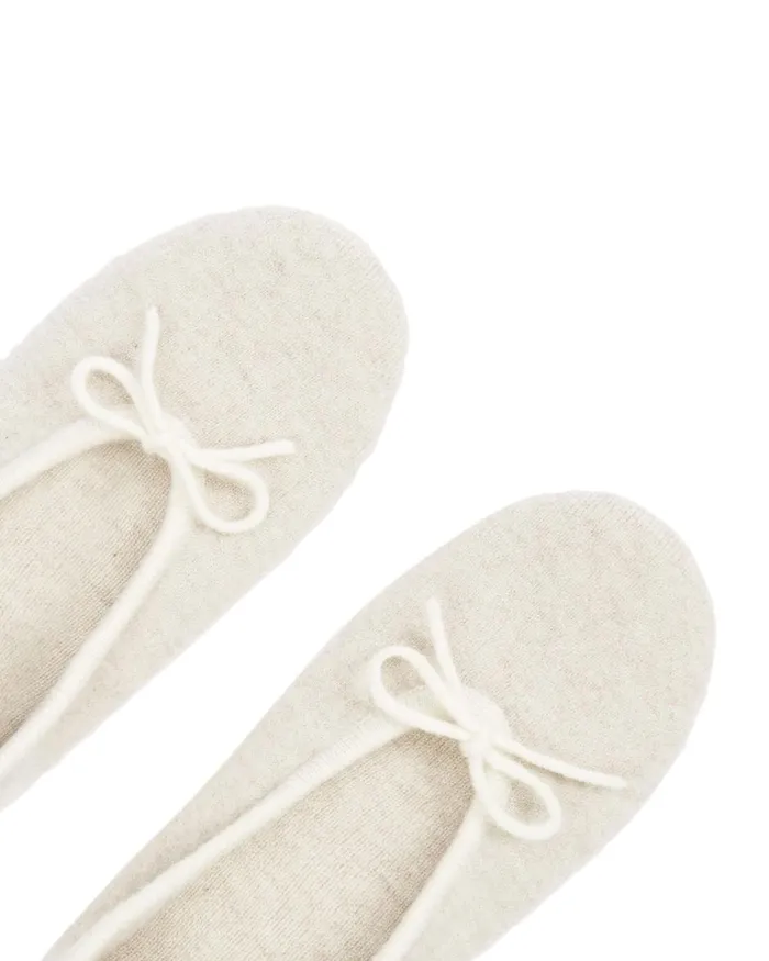 NPeal Slippers and Socks Women Contrast Trim Cashmere Slippers In Ecru White