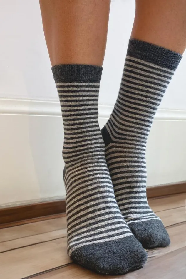 Stripes Socks Women Subdued Accessories