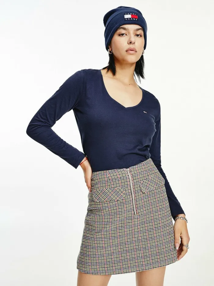 Tommy Hilfiger Essential VNeck Long Sleeve TShirt Twilight Navy Womens TShirts Gift 4 You Tommy Hilfiger Essential VNeck Long Sleeve TShirt Twilight Navy Womens TShirts Gift 4 You