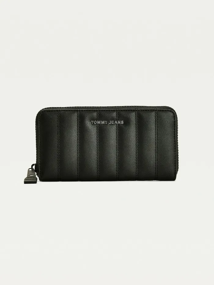 Tommy Hilfiger Large ZipAround Quilted Wallet Black Womens Wallets and Keyrings Cheap On Sale Tommy Hilfiger Large ZipAround Quilted Wallet Black Womens Wallets and Keyrings Cheap On Sale