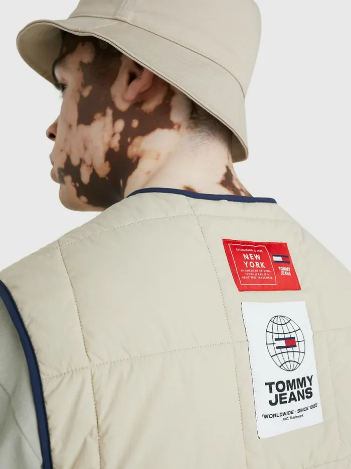 Tommy Hilfiger Lightweight Quilted ZipThru Sleeveless Vest Savannah Sand Mens Coats and Jackets Gift for Friend