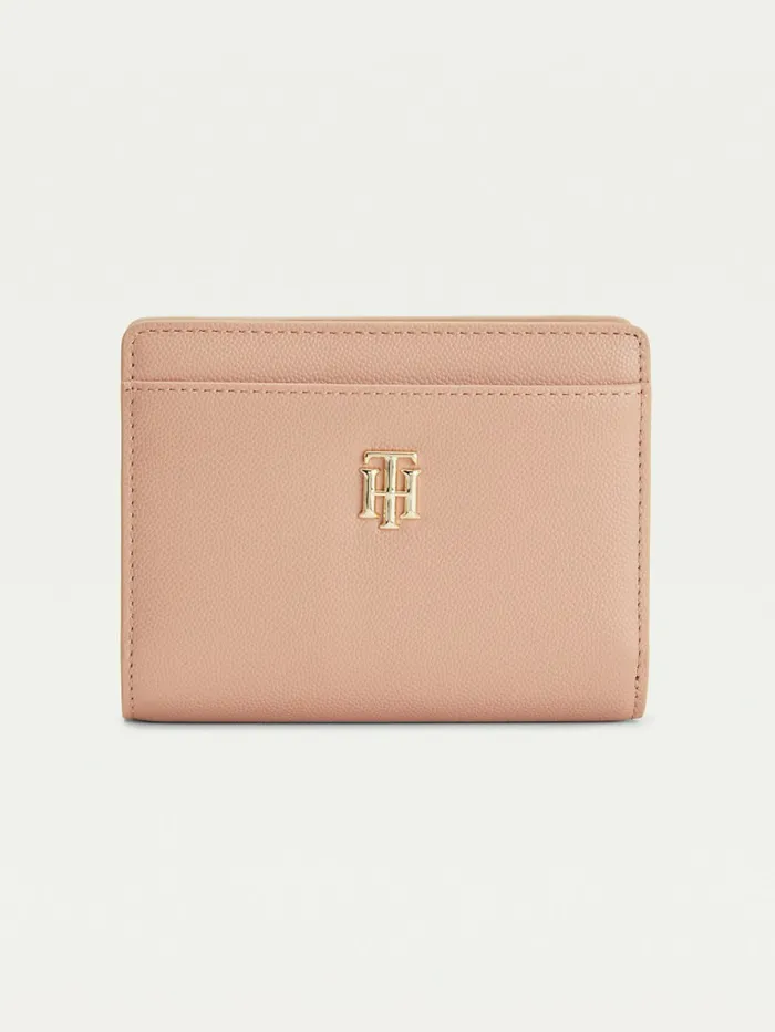 Tommy Hilfiger Medium Textured Wallet Sandrift Womens Wallets and Keyrings Gift Ideas Tommy Hilfiger Medium Textured Wallet Sandrift Womens Wallets and Keyrings Gift Ideas