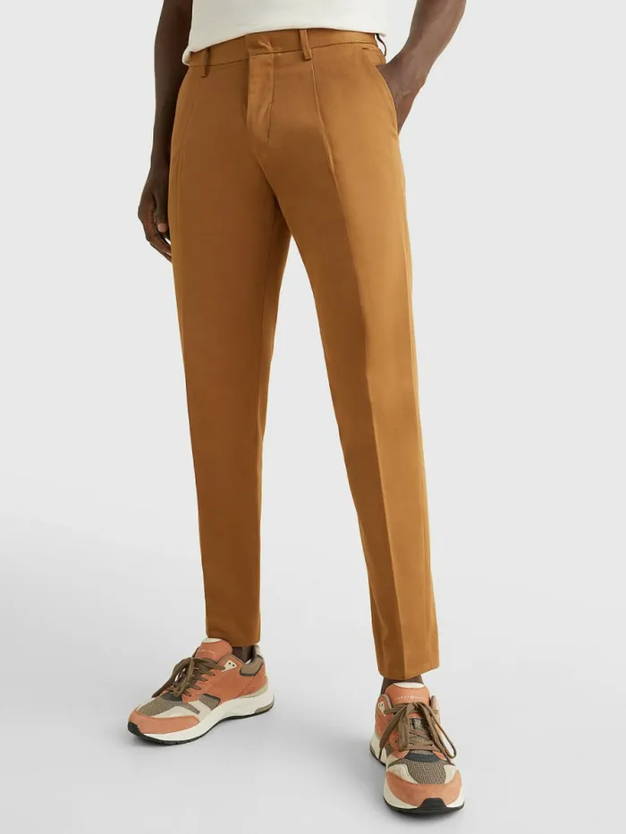 Tommy Hilfiger Th Modern Pleated Tapered Chinos Desert Khaki Mens Trousers