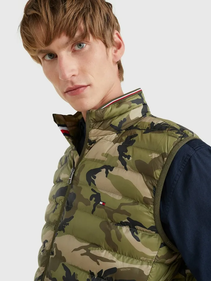 Tommy Hilfiger Th Warm Packable Padded Gilet Woodland Camo Mens Coats and Jackets Popular