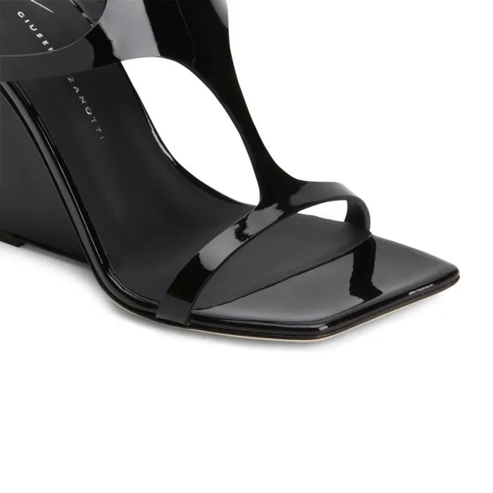 Tutankamon Black Women Giuseppe Zanotti Sandals