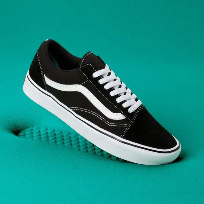 Vans Classics Shoes Mens ComfyCush Old Skool BlackTrue White