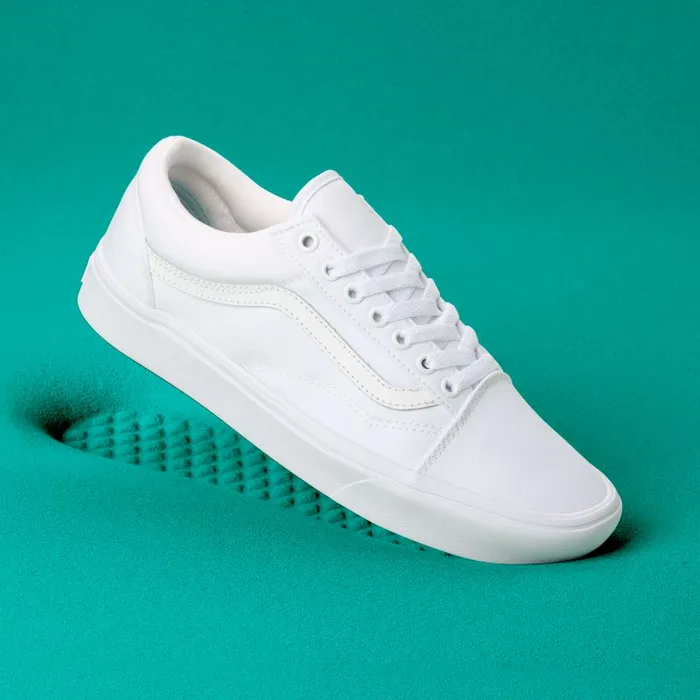 Vans Classics Shoes Mens ComfyCush Old Skool True WhiteTrue White