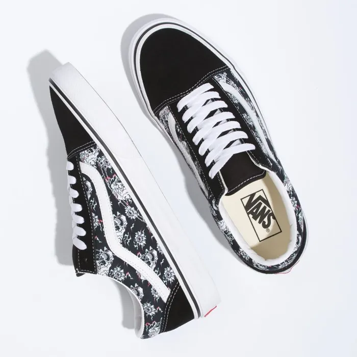 Vans Classics Shoes MensWomens Flash Skulls Old Skool MultiTrue White Vans Classics Shoes MensWomens Flash Skulls Old Skool MultiTrue White