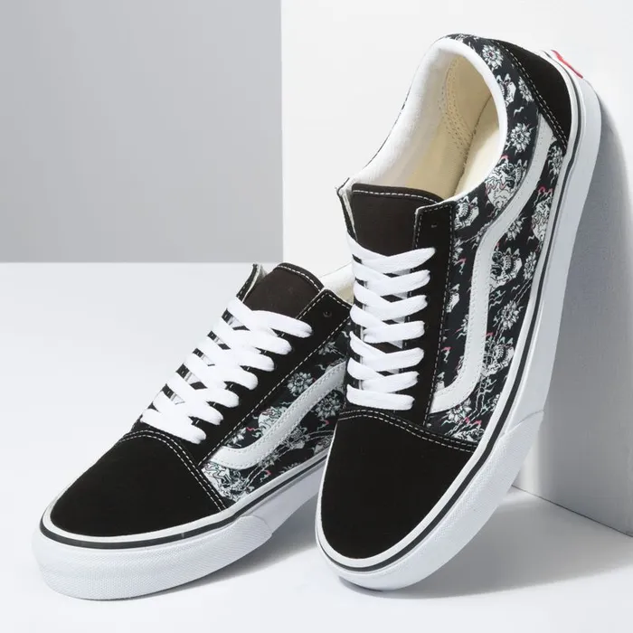 Vans Classics Shoes MensWomens Flash Skulls Old Skool MultiTrue White Vans Classics Shoes MensWomens Flash Skulls Old Skool MultiTrue White