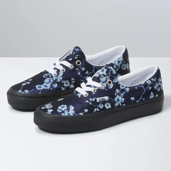 Vans Classics Shoes Womens Florals Era BlueBlack