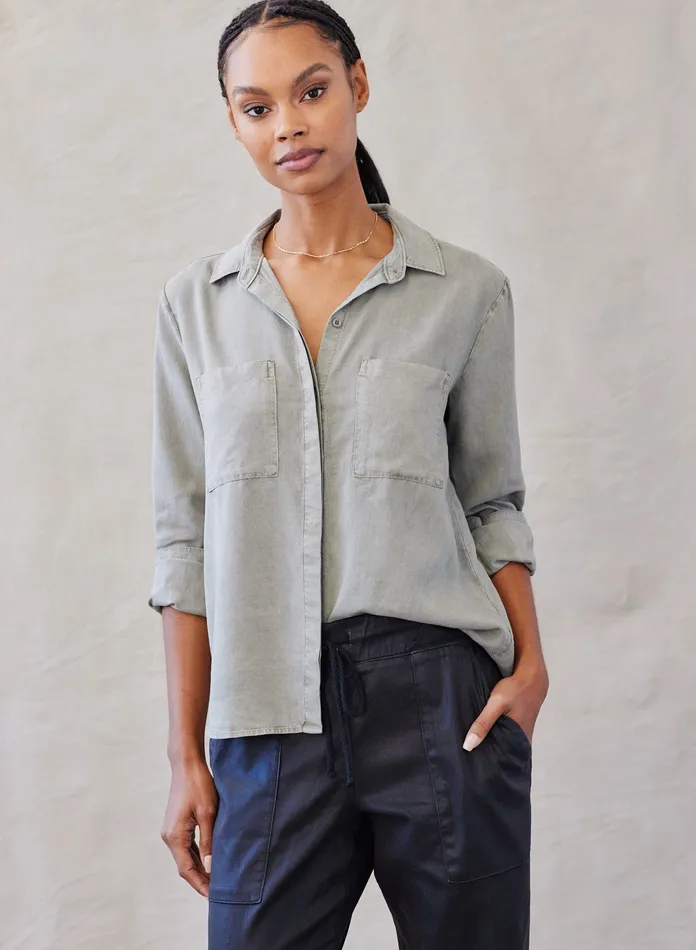 Women Bella Dahl Long Sleeve Two Pocket Classic Button Down 8211 Soft Army SOFT ARMY