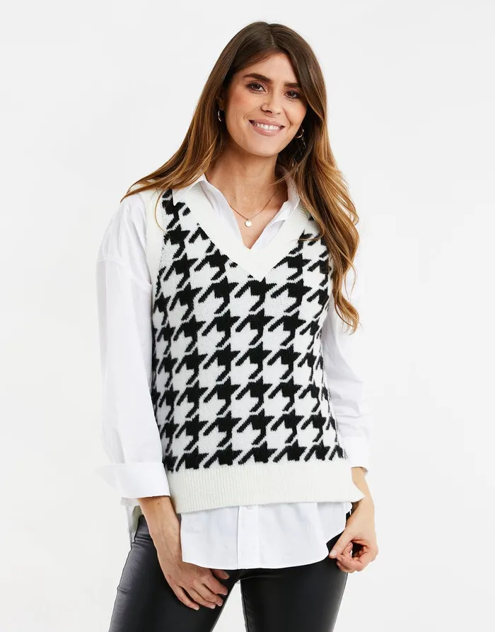 Women Black and White Dogtooth Knitted Sweater Vest Black and White Threadbare Tops Women Black and White Dogtooth Knitted Sweater Vest Black and White Threadbare Tops