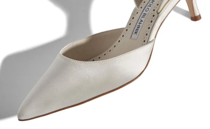 Women Carolyne Manolo Blahnik CAROLYNE BRIDE White Satin Slingback Pumps Women Carolyne Manolo Blahnik CAROLYNE BRIDE White Satin Slingback Pumps