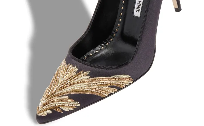 Women Dress Shoes Manolo Blahnik BB 90 Black Silk Embroidered Pointed Toe Pumps Women Dress Shoes Manolo Blahnik BB 90 Black Silk Embroidered Pointed Toe Pumps