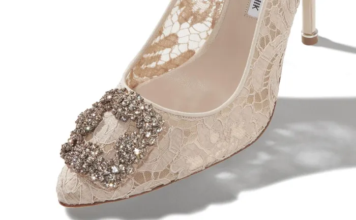 Women Dress Shoes Manolo Blahnik HANGISI LACE Pink Champagne Lace Jewel Buckle Pumps Women Dress Shoes Manolo Blahnik HANGISI LACE Pink Champagne Lace Jewel Buckle Pumps