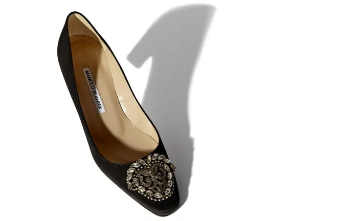Women Dress Shoes Manolo Blahnik OKKATO Black Crpe De Chine Jewel Buckle Pumps Women Dress Shoes Manolo Blahnik OKKATO Black Crpe De Chine Jewel Buckle Pumps