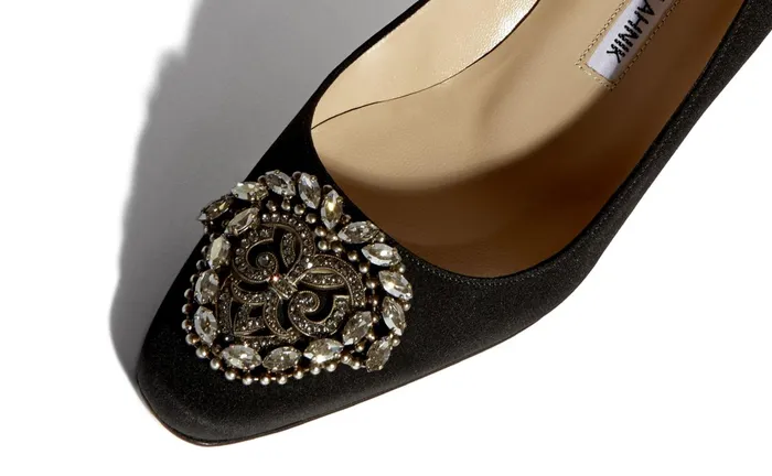 Women Dress Shoes Manolo Blahnik OKKATO Black Crpe De Chine Jewel Buckle Pumps Women Dress Shoes Manolo Blahnik OKKATO Black Crpe De Chine Jewel Buckle Pumps