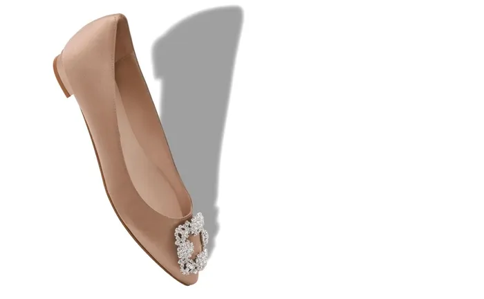 Women Flats Manolo Blahnik HANGISIFLAT Beige Satin Jewel Buckle Flat Shoes Women Flats Manolo Blahnik HANGISIFLAT Beige Satin Jewel Buckle Flat Shoes