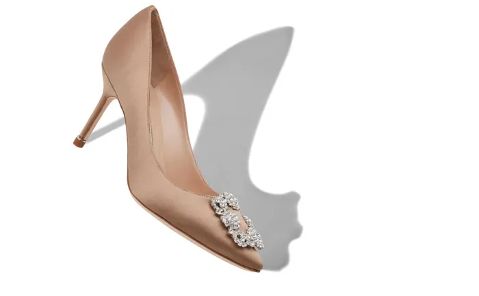Women Hangisi Manolo Blahnik HANGISI 70 Beige Satin Jewel Buckle Pumps Women Hangisi Manolo Blahnik HANGISI 70 Beige Satin Jewel Buckle Pumps