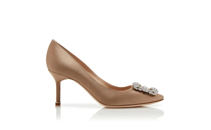 Women Hangisi Manolo Blahnik HANGISI 70 Beige Satin Jewel Buckle Pumps Women Hangisi Manolo Blahnik HANGISI 70 Beige Satin Jewel Buckle Pumps