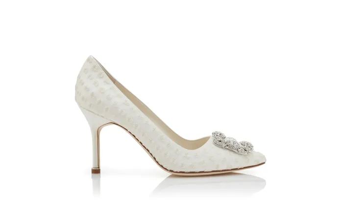 Women Hangisi Manolo Blahnik HANGISI 90 White Textile Dobby Print Jewel Buckle Pumps Women Hangisi Manolo Blahnik HANGISI 90 White Textile Dobby Print Jewel Buckle Pumps