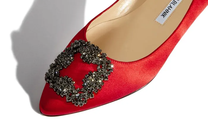 Women Hangisi Manolo Blahnik HANGISIFLAT Red Satin Jewel Buckle Flat Shoes Women Hangisi Manolo Blahnik HANGISIFLAT Red Satin Jewel Buckle Flat Shoes