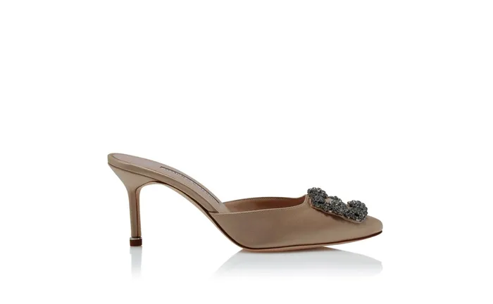 Women Hangisi Manolo Blahnik HANGISIMU Light Beige Satin Jewel Buckle Mules Women Hangisi Manolo Blahnik HANGISIMU Light Beige Satin Jewel Buckle Mules