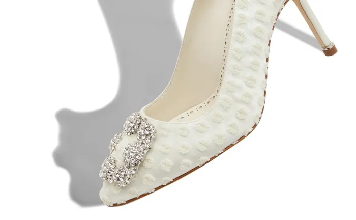 Women High Heels Manolo Blahnik HANGISI 70 White Textile Dobby Print Jewel Buckle Pumps Women High Heels Manolo Blahnik HANGISI 70 White Textile Dobby Print Jewel Buckle Pumps