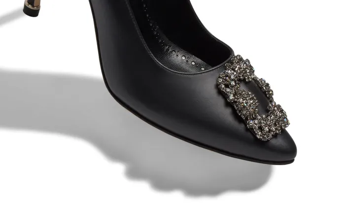 Women High Heels Manolo Blahnik HANGISI Black Calf Leather Jewel Buckle Pumps Women High Heels Manolo Blahnik HANGISI Black Calf Leather Jewel Buckle Pumps