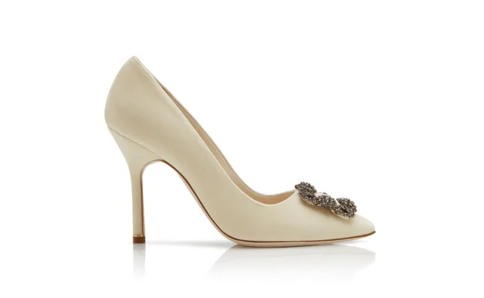 Women High Heels Manolo Blahnik HANGISI VELVET Cream Velvet Jewel Buckle Pumps Women High Heels Manolo Blahnik HANGISI VELVET Cream Velvet Jewel Buckle Pumps