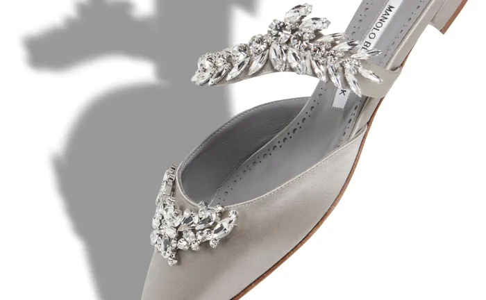 Women Lurum Manolo Blahnik LURUMFLAT Light Grey Satin Crystal Embellished Mules Women Lurum Manolo Blahnik LURUMFLAT Light Grey Satin Crystal Embellished Mules