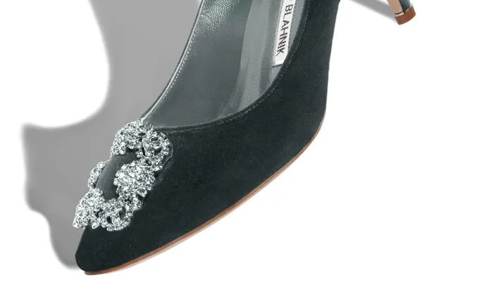 Women Mid Heels Manolo Blahnik HANGISI VELVET 70 Dark Green Velvet Jewel Buckled Pumps Women Mid Heels Manolo Blahnik HANGISI VELVET 70 Dark Green Velvet Jewel Buckled Pumps
